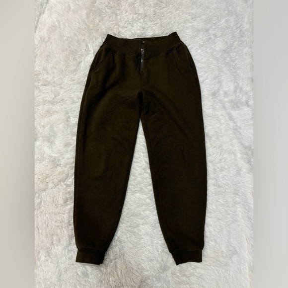 Alo Yoga Slick Zip Front Sweatpant in Dark Olive - Picture 2 of 4